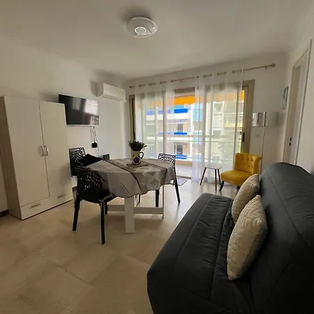 Elysee Foch Front De Apartament