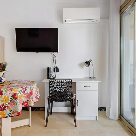 Apartament Elysee Foch Front De *