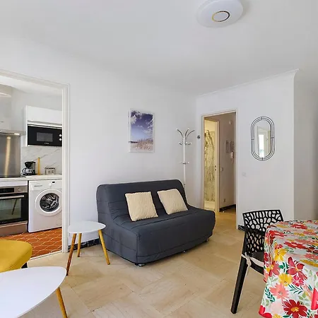Apartament Elysee Foch Front De *