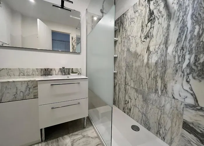 Elysee Foch Front De * أنتيب